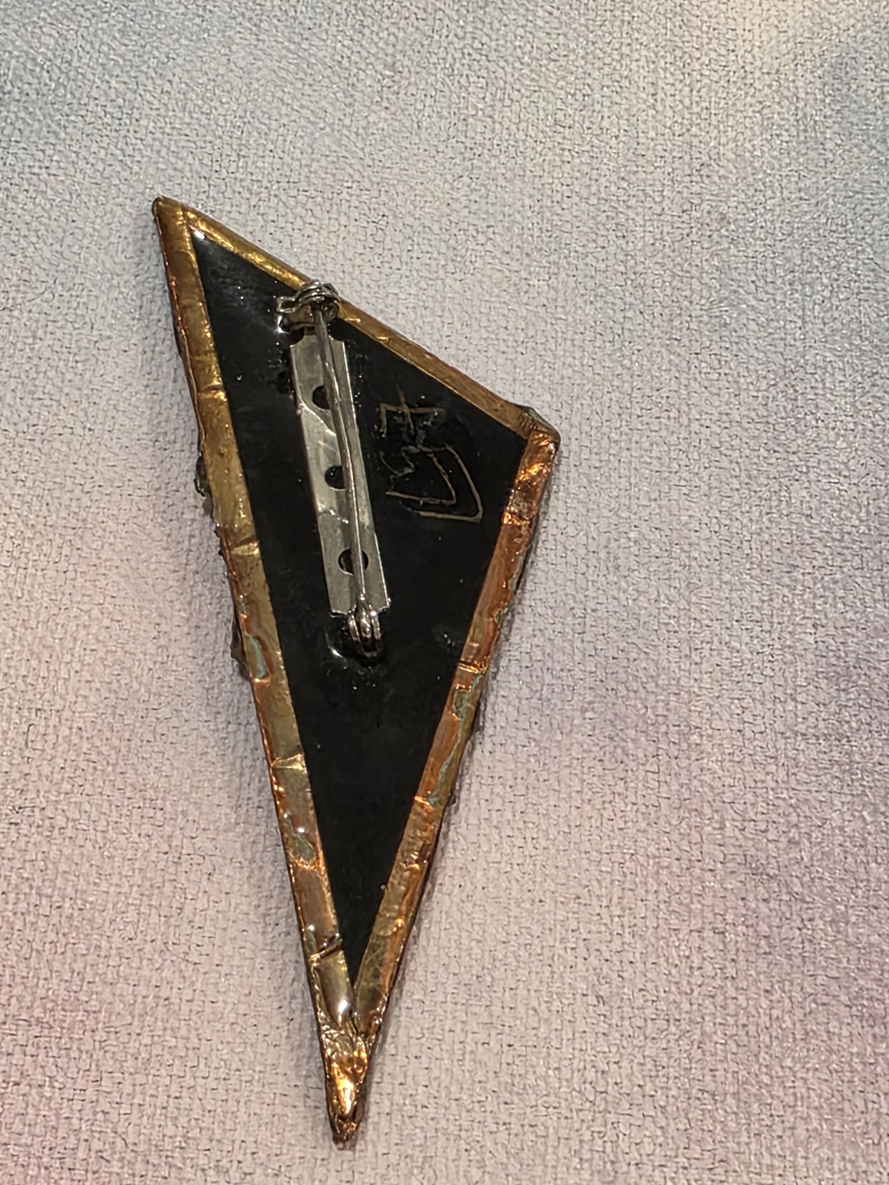 Triangular Vintage Teal Floral Resin Pin with Pressed Daisy - Picture 3 of 6
